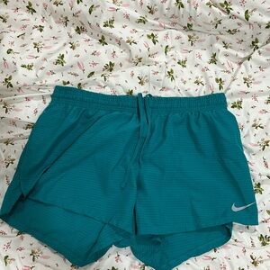 Nike athletic shorts size large